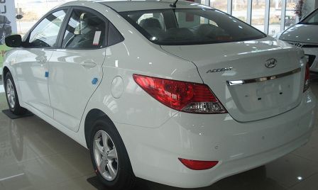 Hyundai Accent 2013  chiếc xe khởi đầu mới mẻ