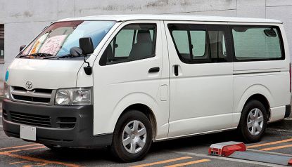 Toyota HiAce 2005 - 2013.JPG