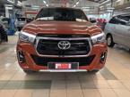 Toyota Hilux 2 cầu , tự động 